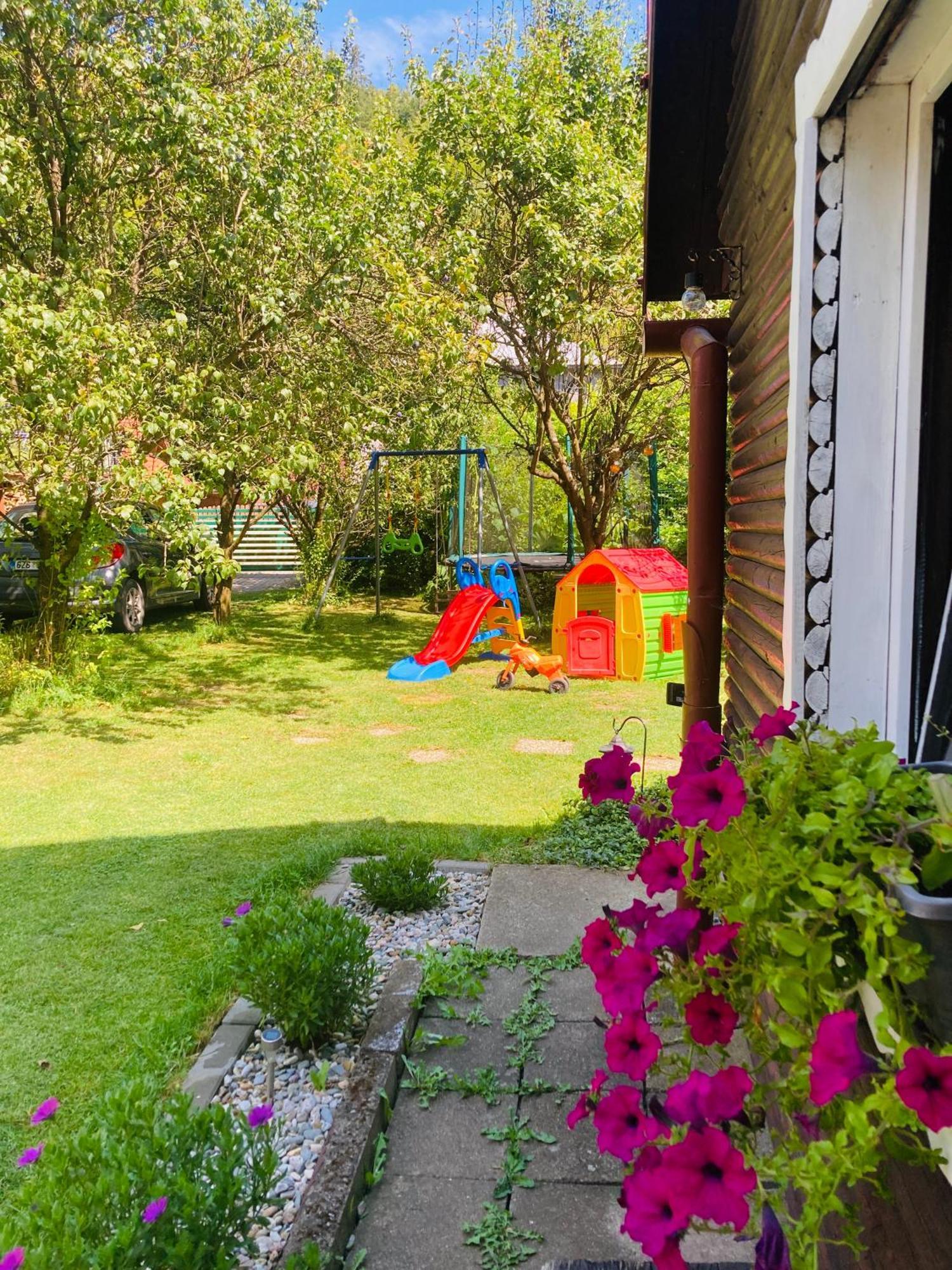 Utulna Chaloupka Na Valassku Valašská Bystřice Exteriér fotografie